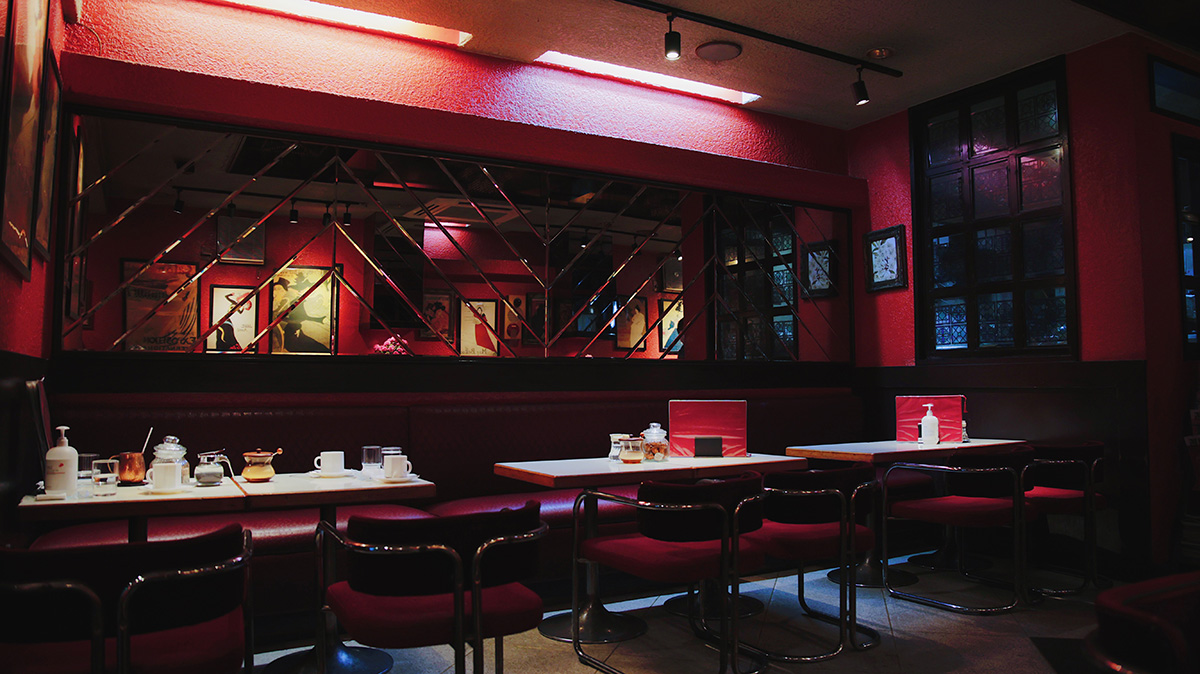 東京・蒲田の喫茶店「チェリー」の店内