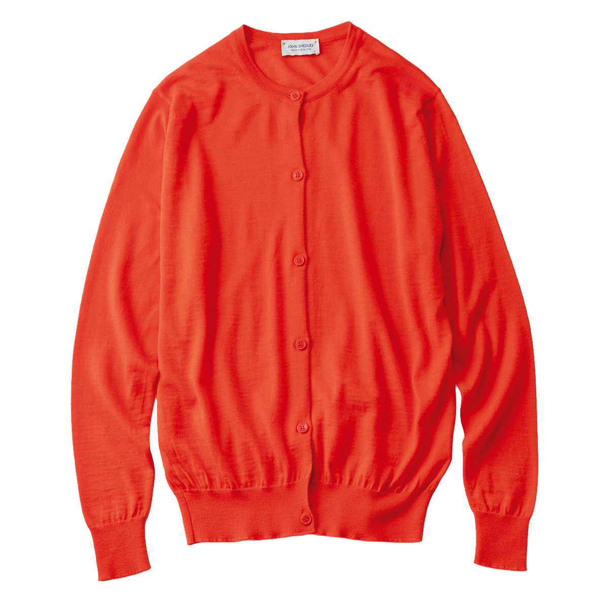 上質なハイゲージニットで重ねやすく、鮮やかな発色も上品。¥52,800／ジョン スメドレー（リーミルズ エージェンシー）