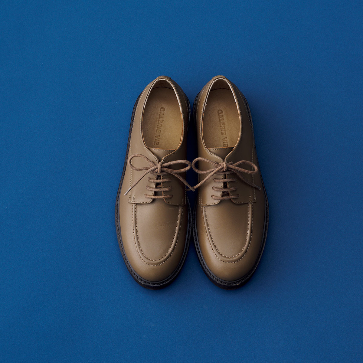 GALERIE VIEのレースアップシューズ