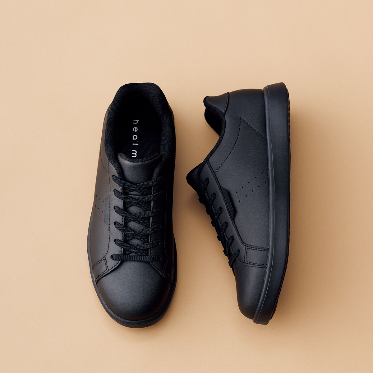 heal meの黒スニーカー