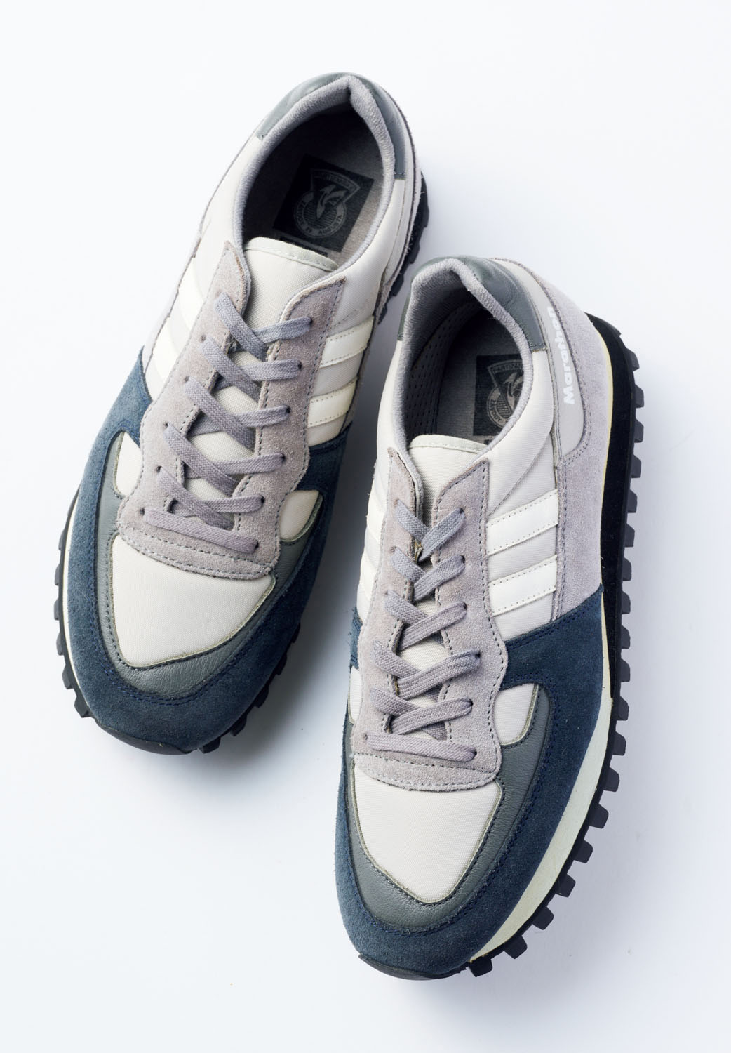 ZDAのスニーカー