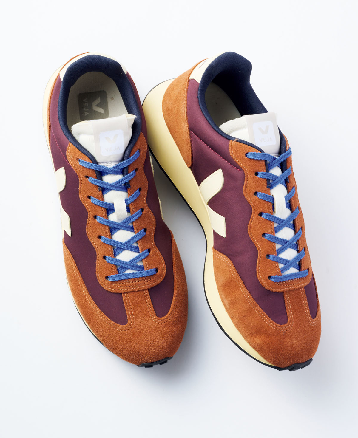 VEJAのスニーカー