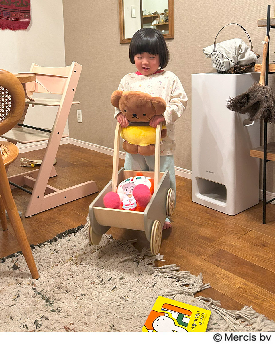 リンネル2月号増刊ボリスのクッション　子どもが遊ぶときに使う様子