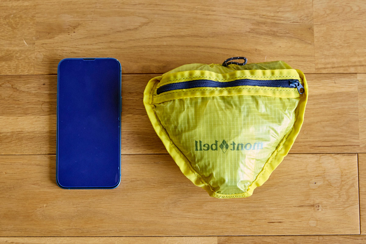 モンベルのリュック「バーサライトパック 15」ポケッタブル仕様