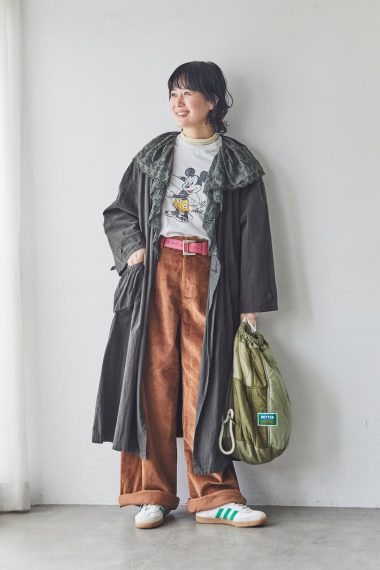 ヘア＆メイクアップアーティスト 高松由佳さんの私服ファッションスナップ。ほんのり甘く、ほんのりマニッシュ。大人の配色で楽しむ秋レイヤード