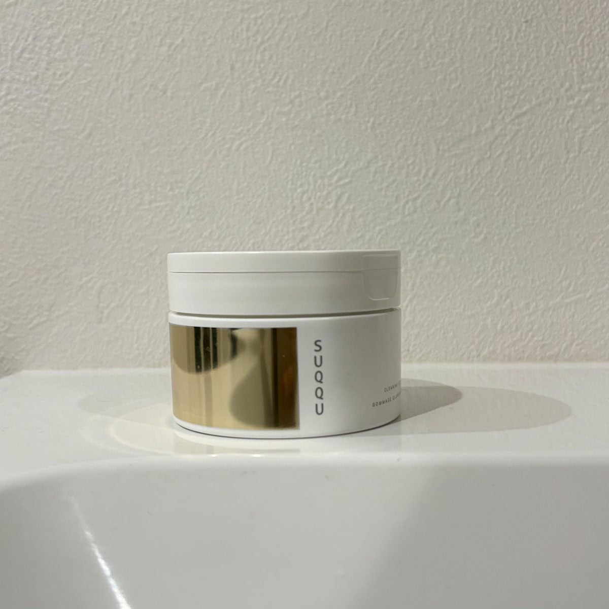 SUQQUのクリアリング スクラブ