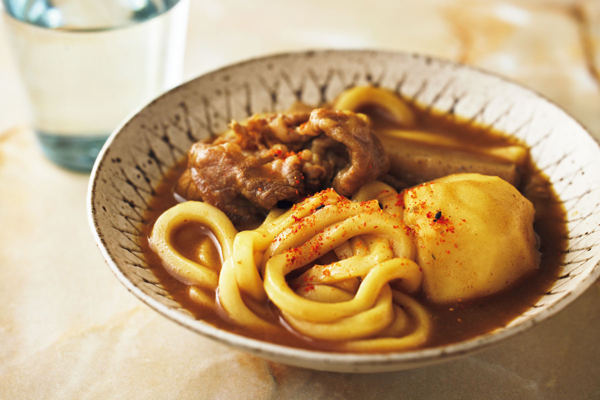 有賀 薫さんのいも煮鍋の〆はカレーうどんに決まり!