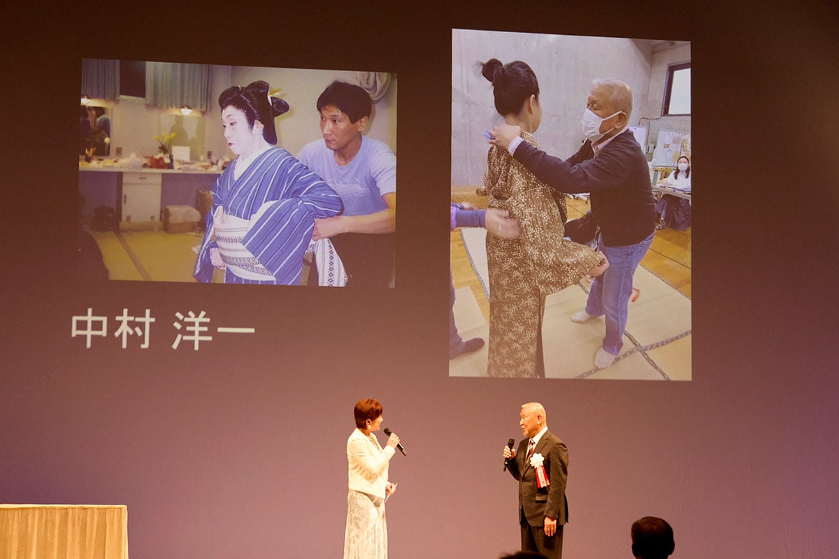 2025年「ニッセイ・バックステージ賞」を受賞した衣裳着付けの中村洋一さん