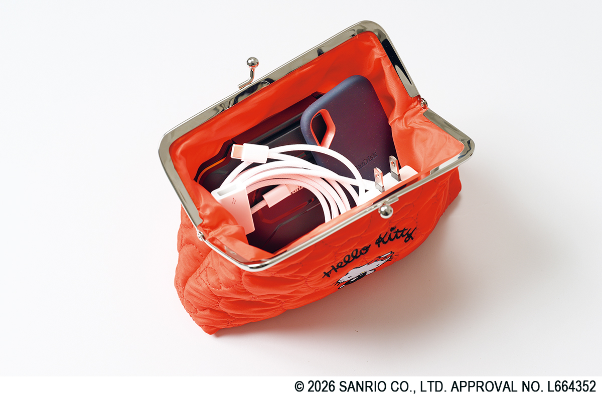 「ハローキティ」のがま口ポーチは、充電器やコードを入れるガジェットケースとしても万能!【リンネル付録】