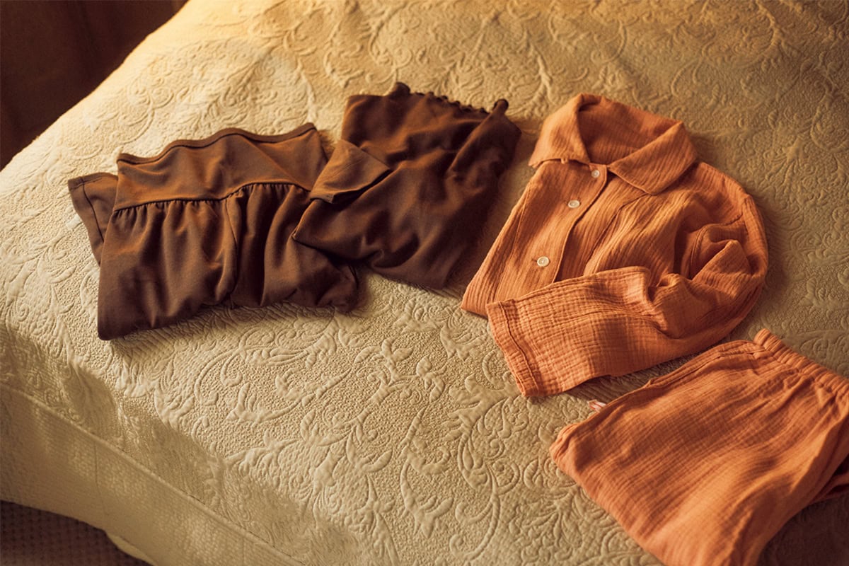 「いい眠りのためのお風呂ルーティーン」赤外線を放射する独自素材を転写したリカバリーパジャマと24時間血行促進する疲労回復長め袖トップス&長め丈パンツ【リンネル2月号】