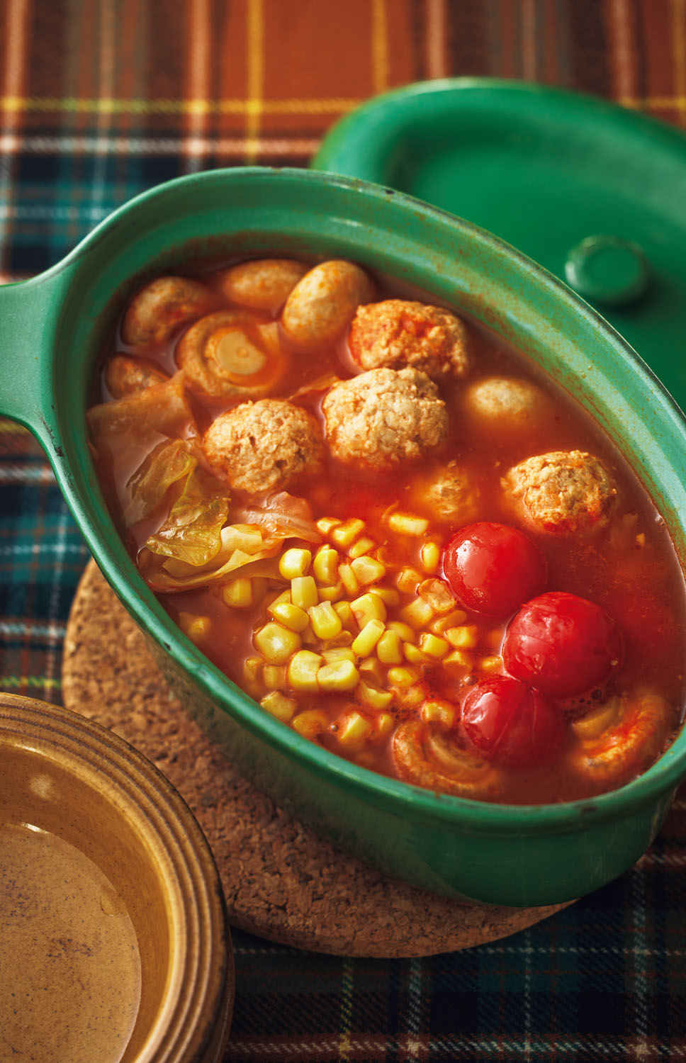 【有賀 薫さんの「鶏団子とトマトのコロコロ鍋」レシピ】〆のパスタまで絶品!