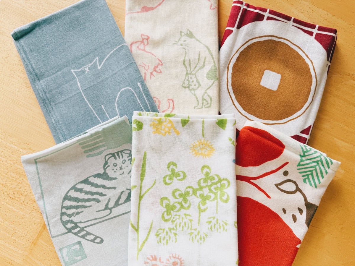 猫や食べ物が描かれた手ぬぐい