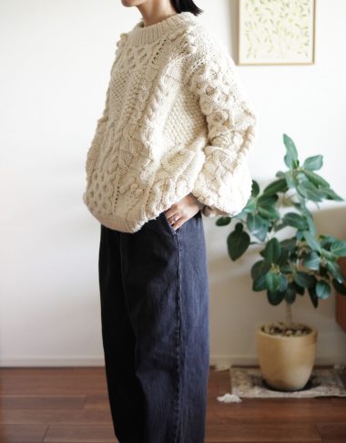 ざっくりニットに合うデニムコーデ