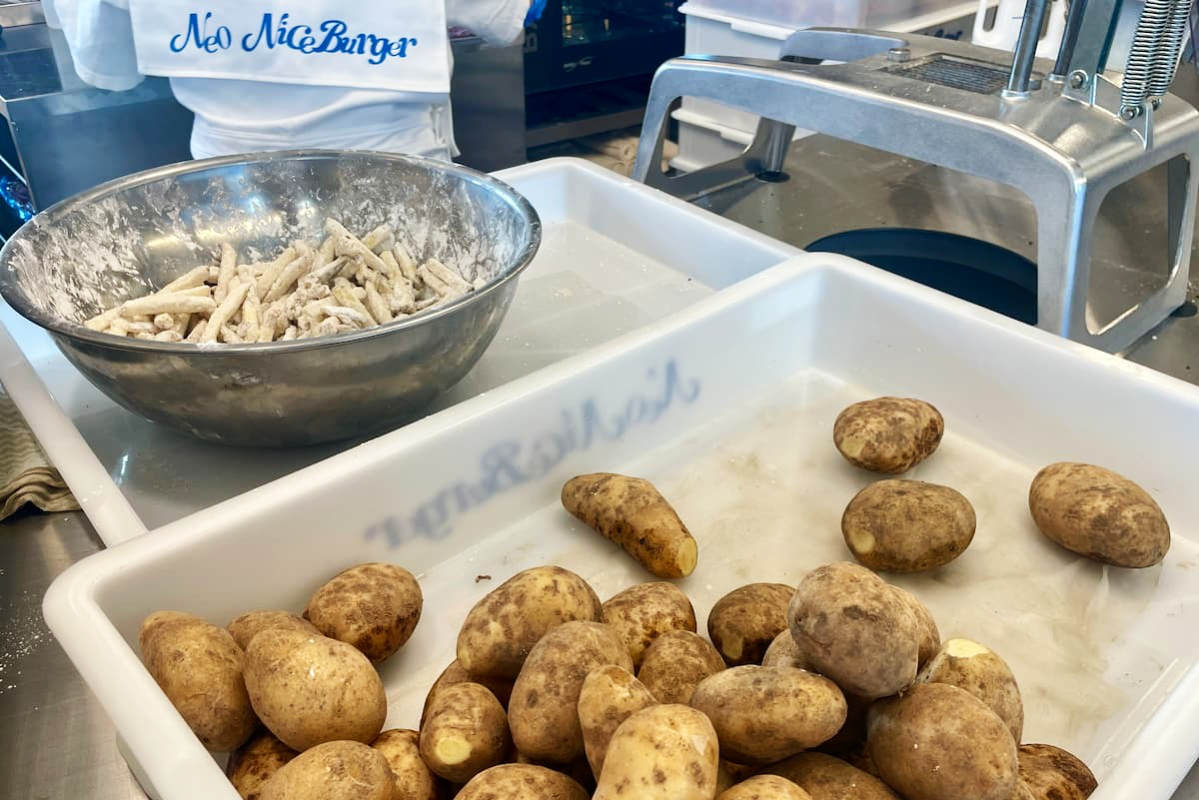 ネオナイスバーガー表参道