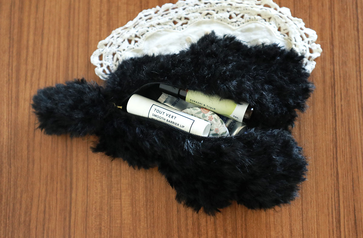 オリジナル・キャットウォーマーポーチ Minuminu(レンジタイプ)は、ポーチとしても使える2WAY仕様。ギフトにもおすすめの、冬の人気アイテムです。