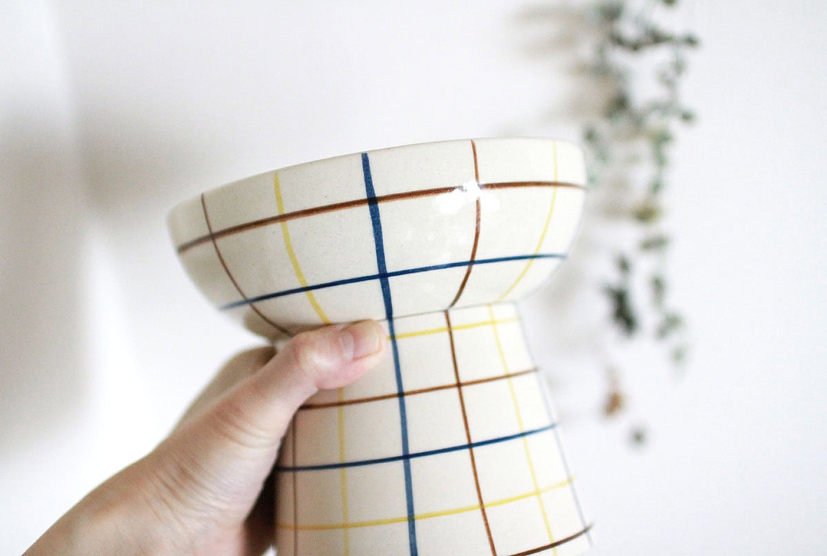 unico「SYODA(ショーダ)ペットボウル」は、インテリアになじみやすく、出しっぱなしにしても気にならない佇まいです。