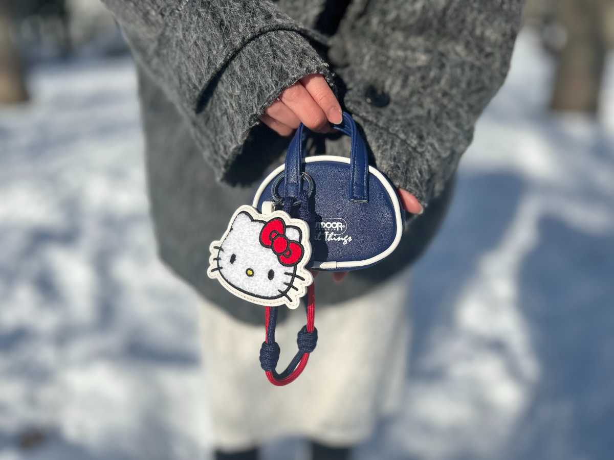 リンネル3月号付録 ハローキティ×アウトドアプロダクツ付録 バッグ形ポーチ&顔型ポーチのチャームセット