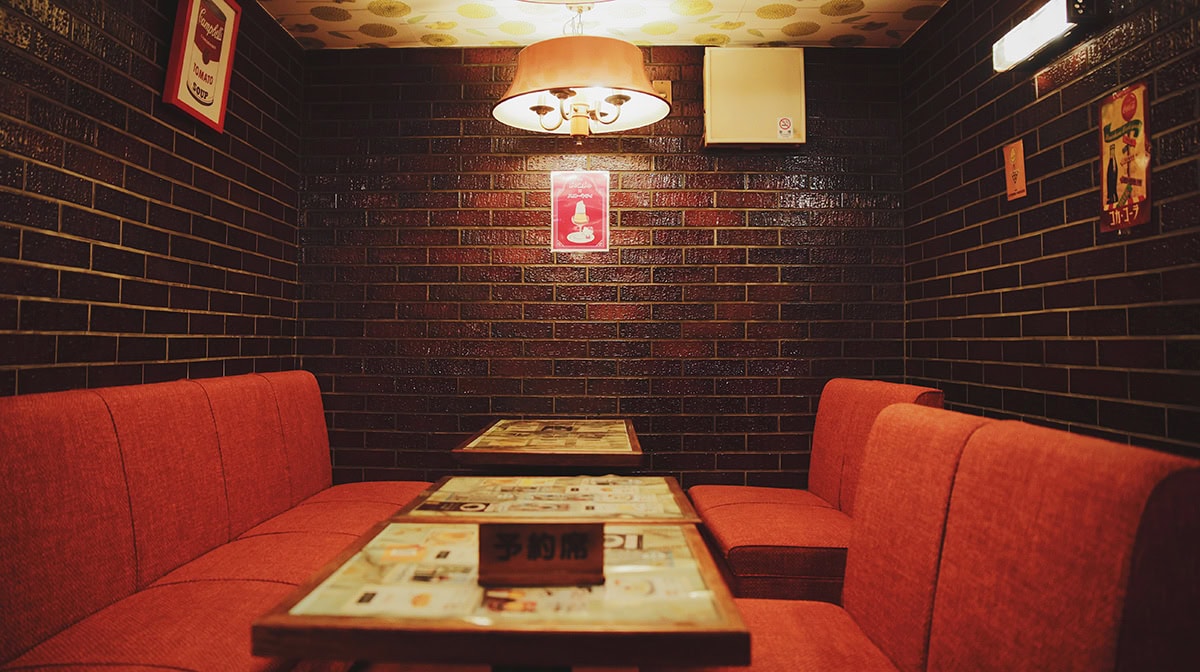 東京・入谷の喫茶店「喫茶トロント」の内観