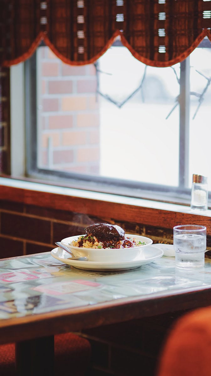 東京・入谷の喫茶店「喫茶トロント」のハンバーグピラフ