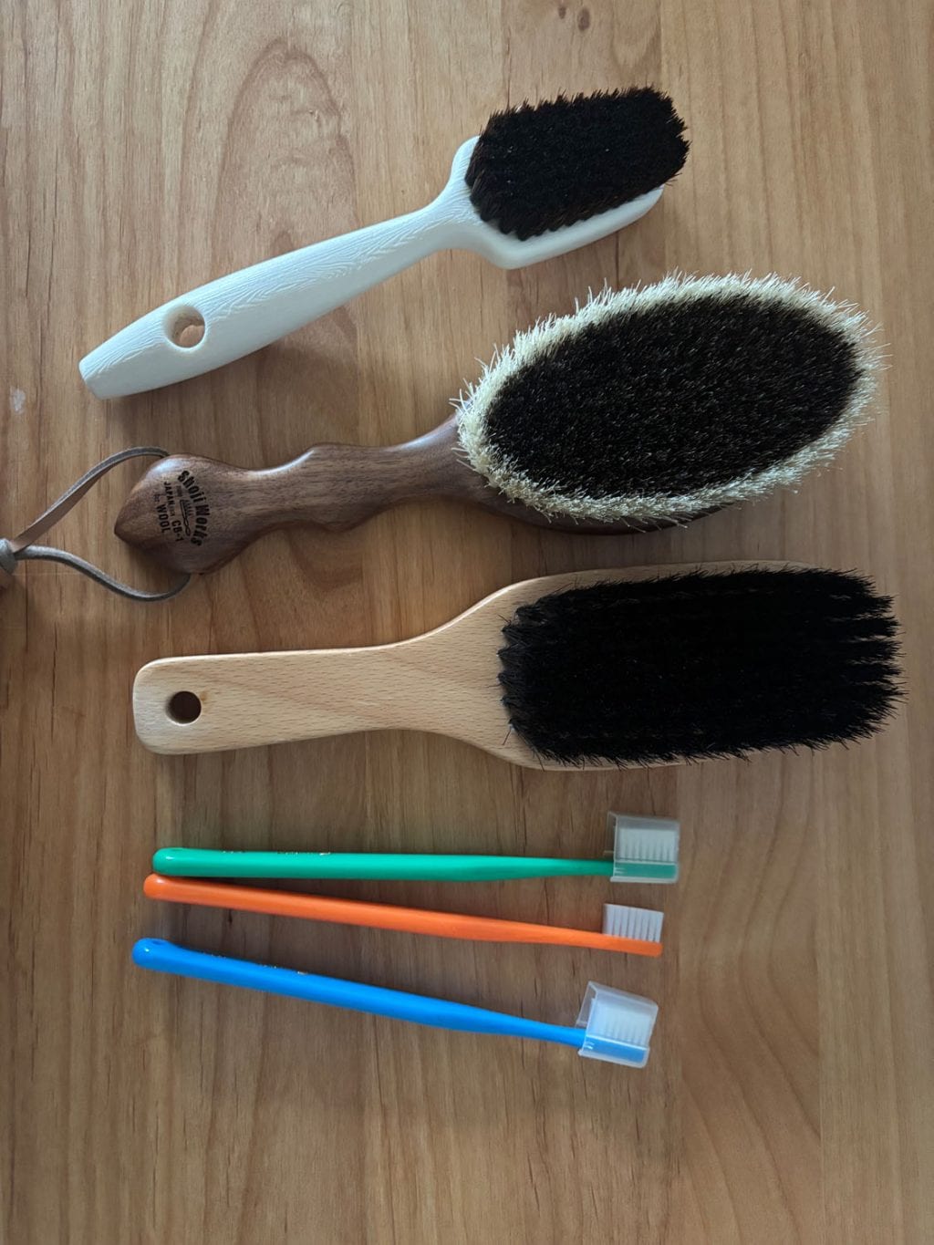 【わたしが好きなもの:愛用ブラシ3選】 洗濯用や、カラフルな歯ブラシも。お手入れが楽しくなるお気に入り
