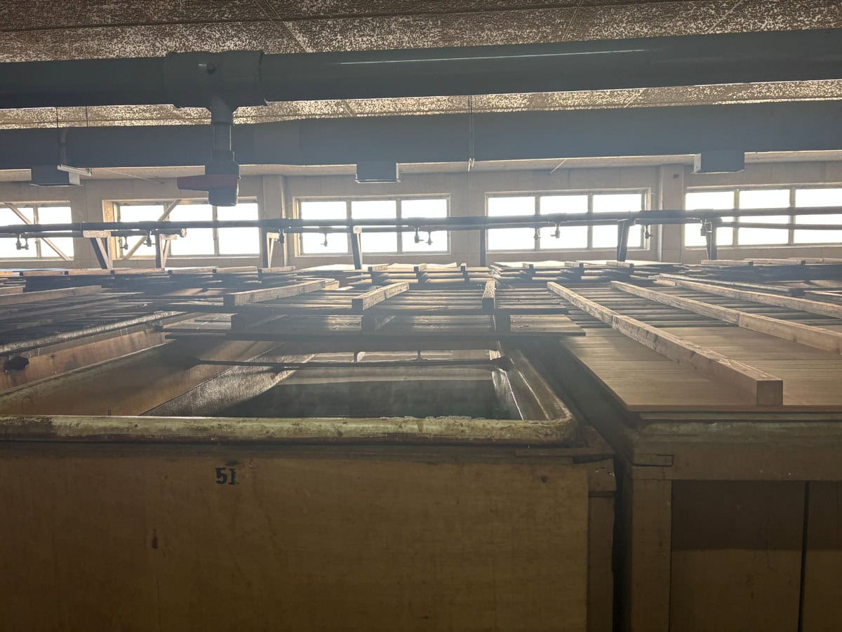 「マルカン酢」老舗ならではの醸造法を見学