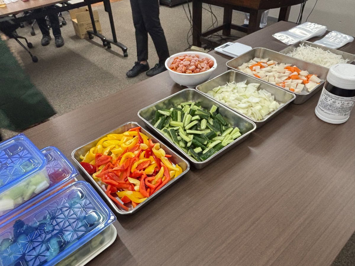 神戸のお酢メーカー「マルカン酢」の工場見学で野菜のピクルス、果実酢作りにも挑戦