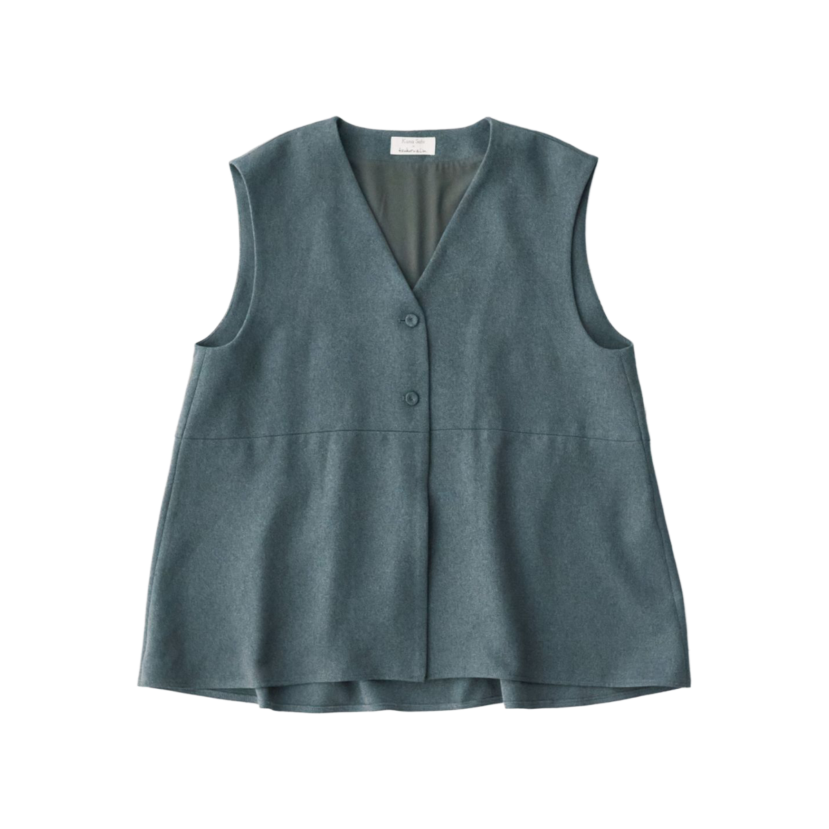 ウエストをさりげなくカバーするトレンドのジレ。30代40代に似合う、セットアップとしても使えるセレモニージレ