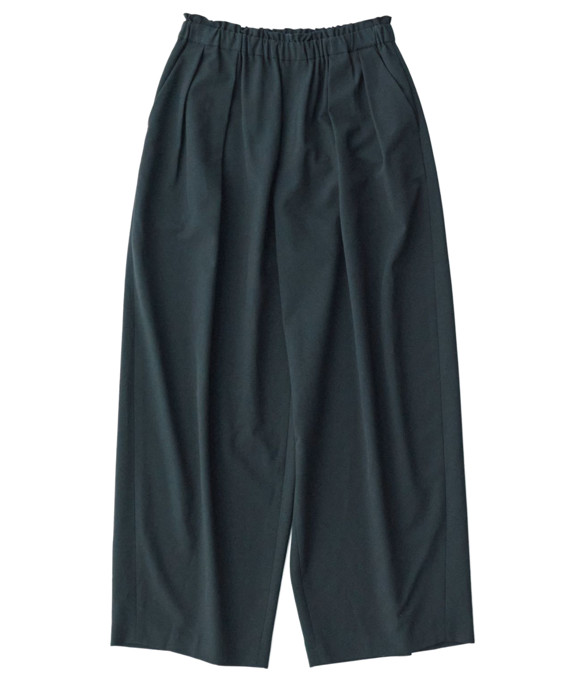 30代40代に似合う、セットアップとしても使えるセレモニーパンツ。コクーンシルエットで体形カバーも叶います