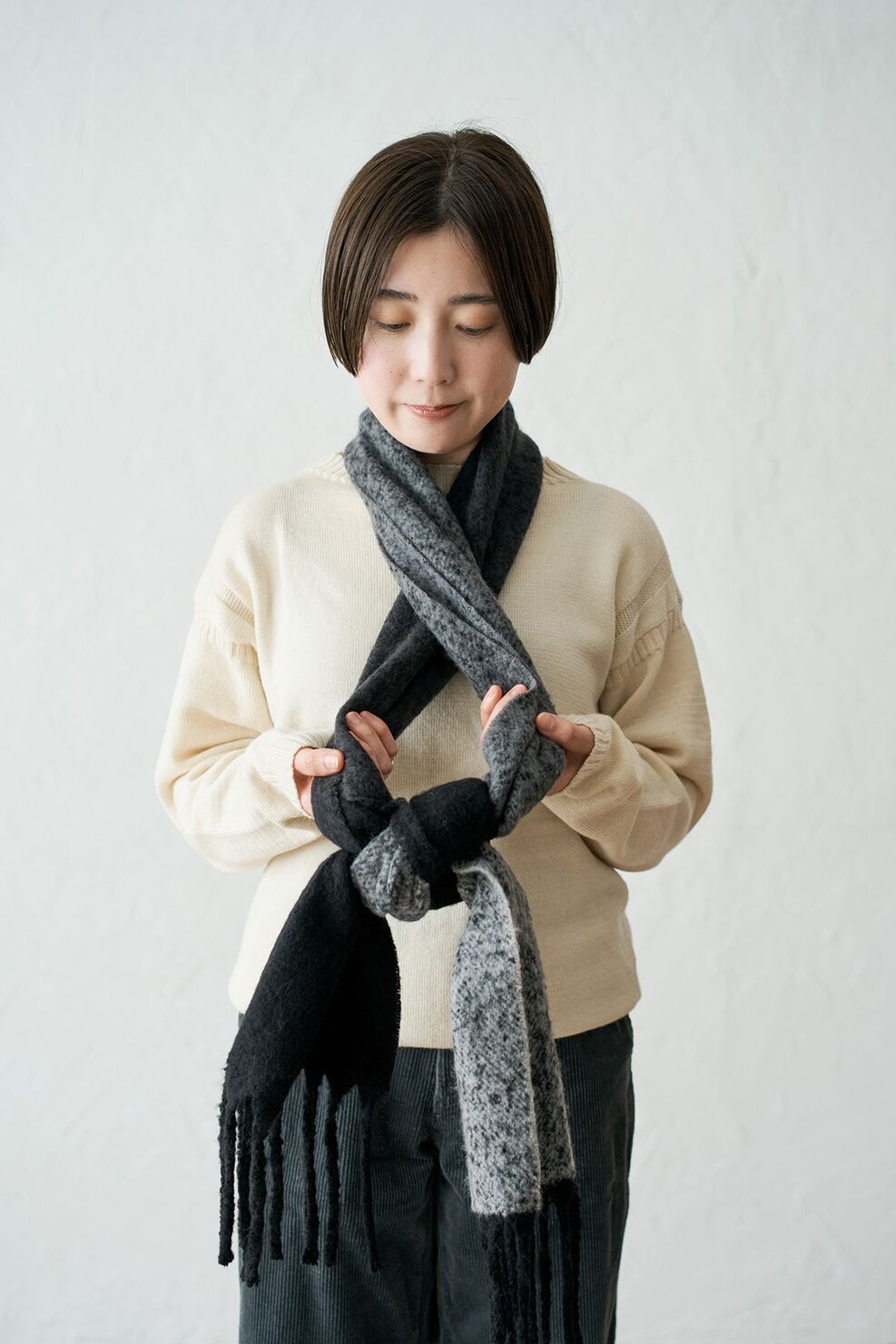 8の字になるようねじる