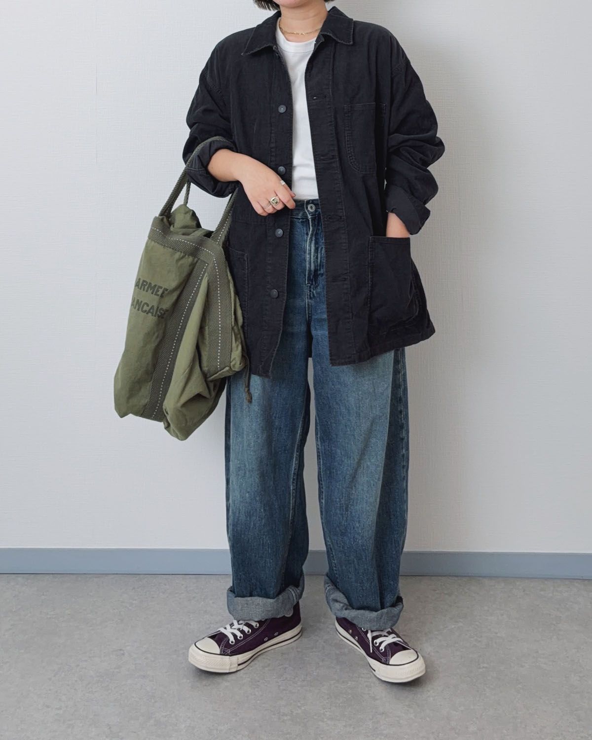 ユニクロのカバージーンズがカジュアルな雰囲気を盛り上げる