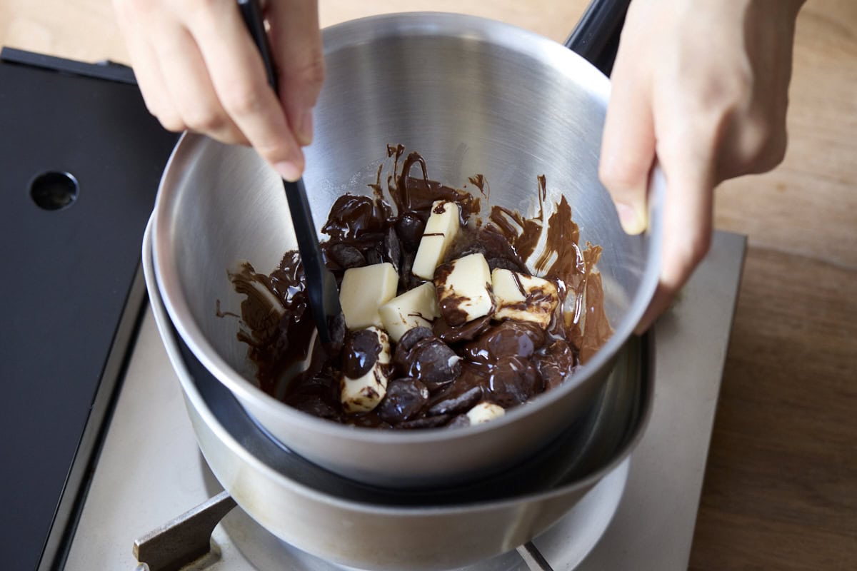 榎本美沙さんのバレンタインレシピ・みそガトーショコラ作り方