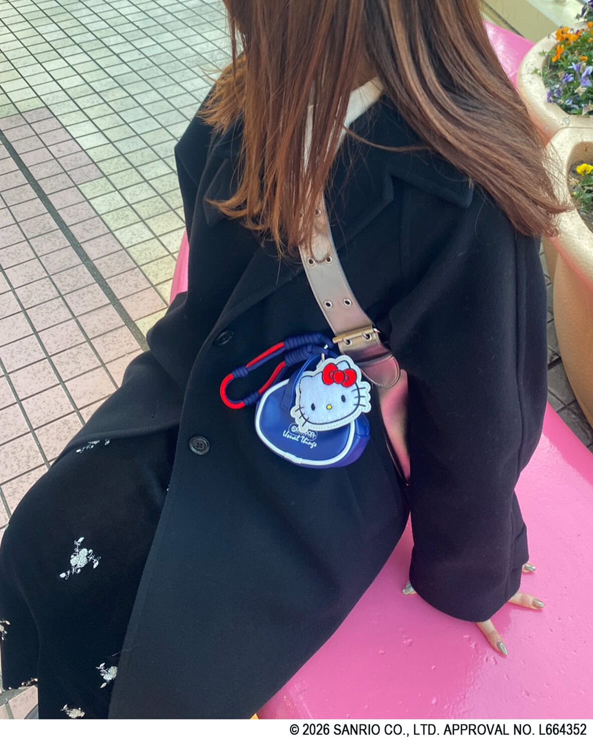 【リンネル付録】「ハローキティ」×「アウトドアプロダクツ」ミニサイズがかわいい!顔形&バッグ形ポーチなチャームセット 編集Kは、おでかけのサブバッグに