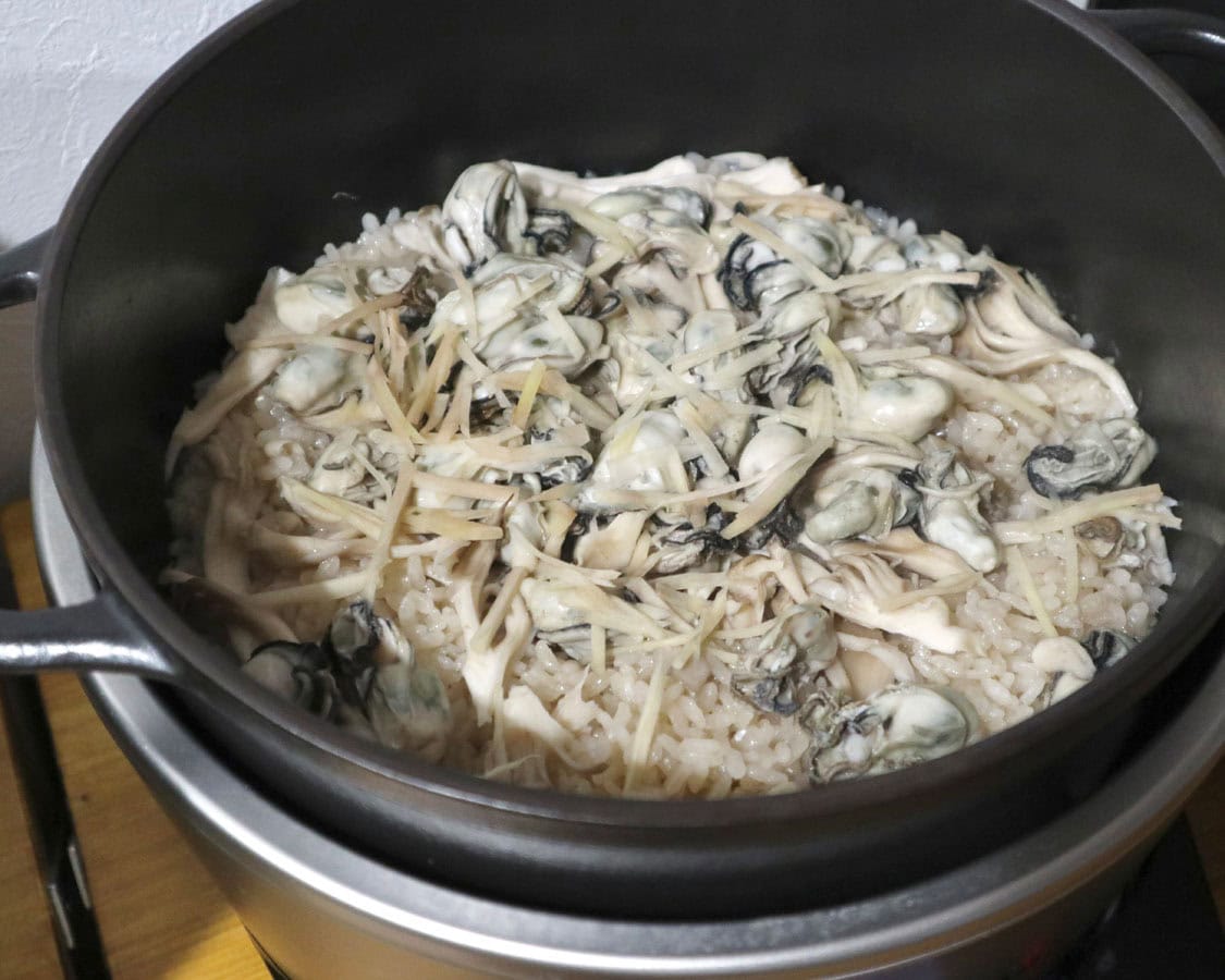 市販のつゆで作る牡蠣と生姜の炊き込みご飯