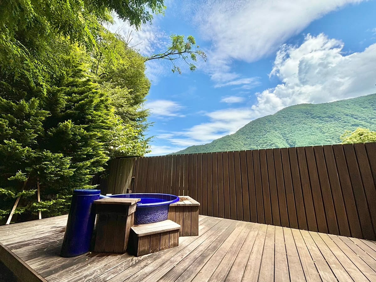 南アルプスで深呼吸を。大自然と手しごとに癒やされる時間をご提案。こちらは地元食材×ワイン×天然温泉が楽しめるオーベルジュ 南アルプス