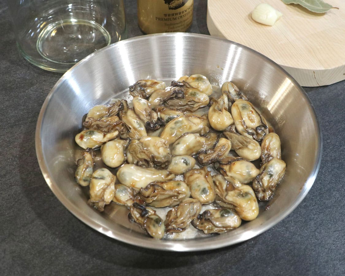 しっかりと煮詰めたらバッドにあげて粗熱をとります。