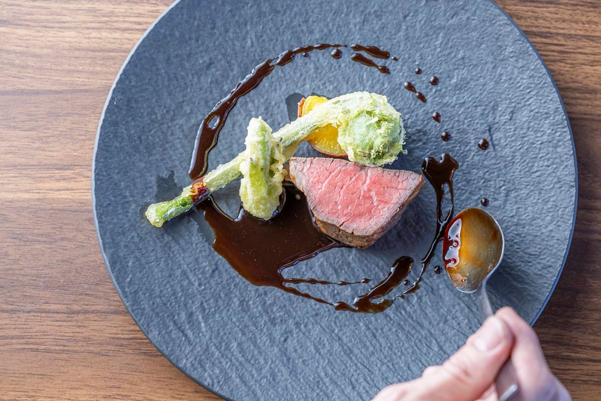 南アルプスで深呼吸を。大自然と手しごとに癒やされる時間をご提案。こちらは地元食材×ワイン×天然温泉が楽しめるオーベルジュ 南アルプス