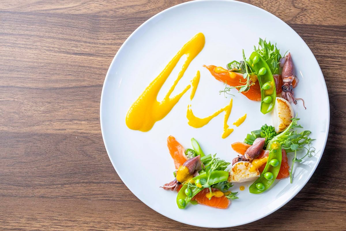 南アルプスで深呼吸を。大自然と手しごとに癒やされる時間をご提案。こちらは地元食材×ワイン×天然温泉が楽しめるオーベルジュ 南アルプス