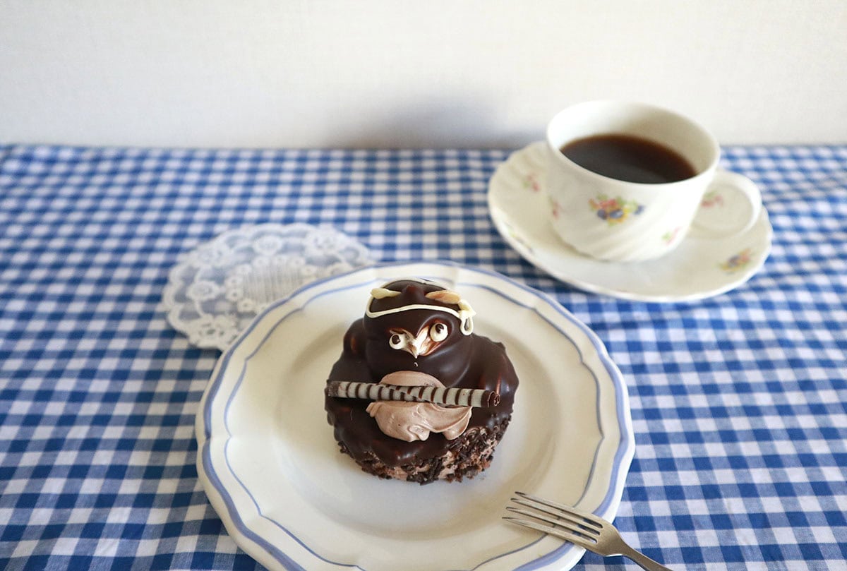 見た目も可愛いタヌキケーキがおやつ