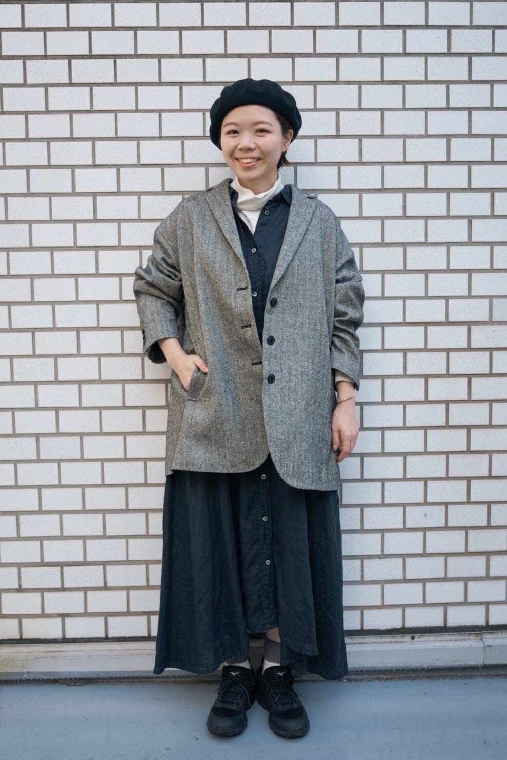 シンプルなブラックリネンのワンピースは小物で個性を | リンネル