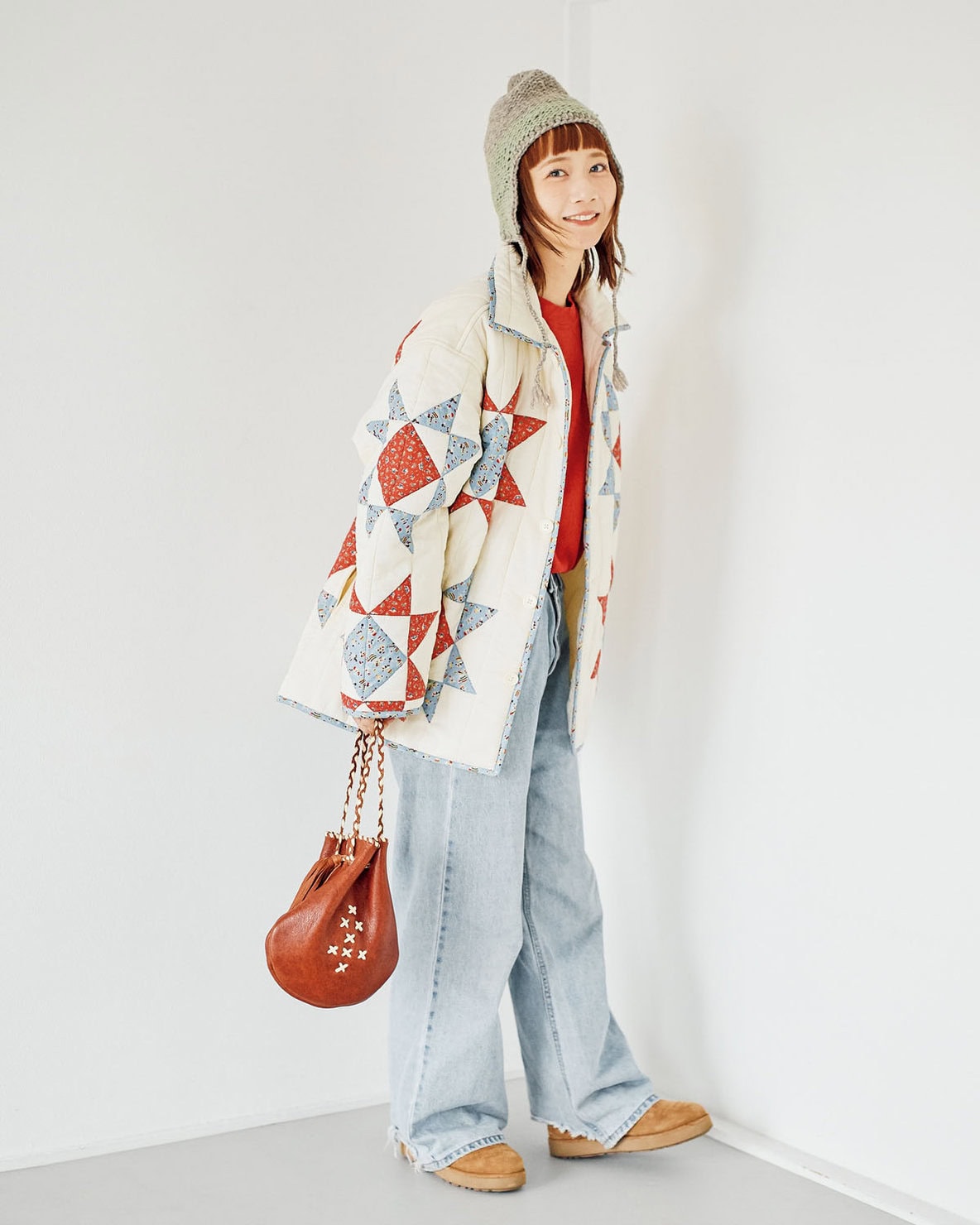 俳優・モデル三戸なつめさんの私服スナップ。古着屋巡りで1点ものとの出合いを増やしたい!