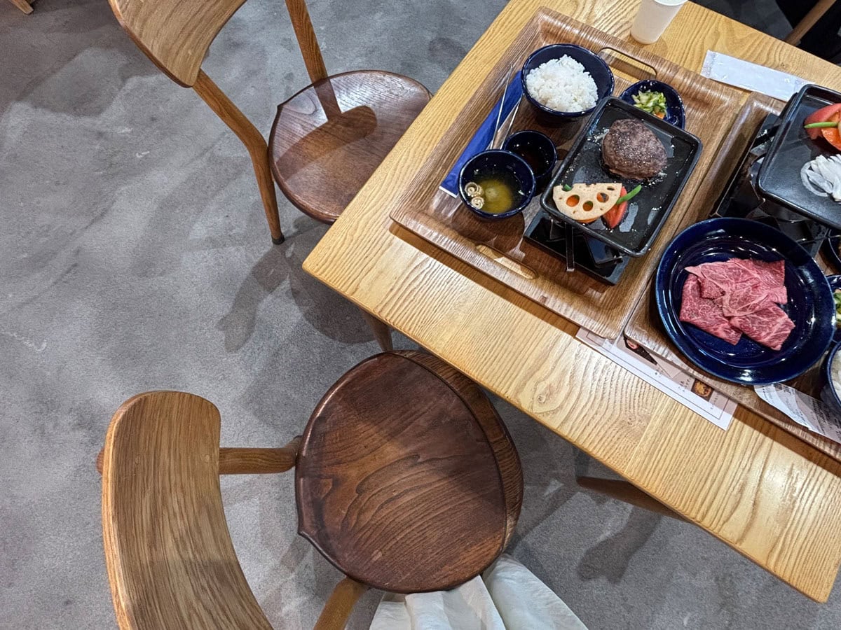 「道の駅笠間」で、常陸牛のランチと、笠間の特産品である栗を使ったデザートを楽しみました