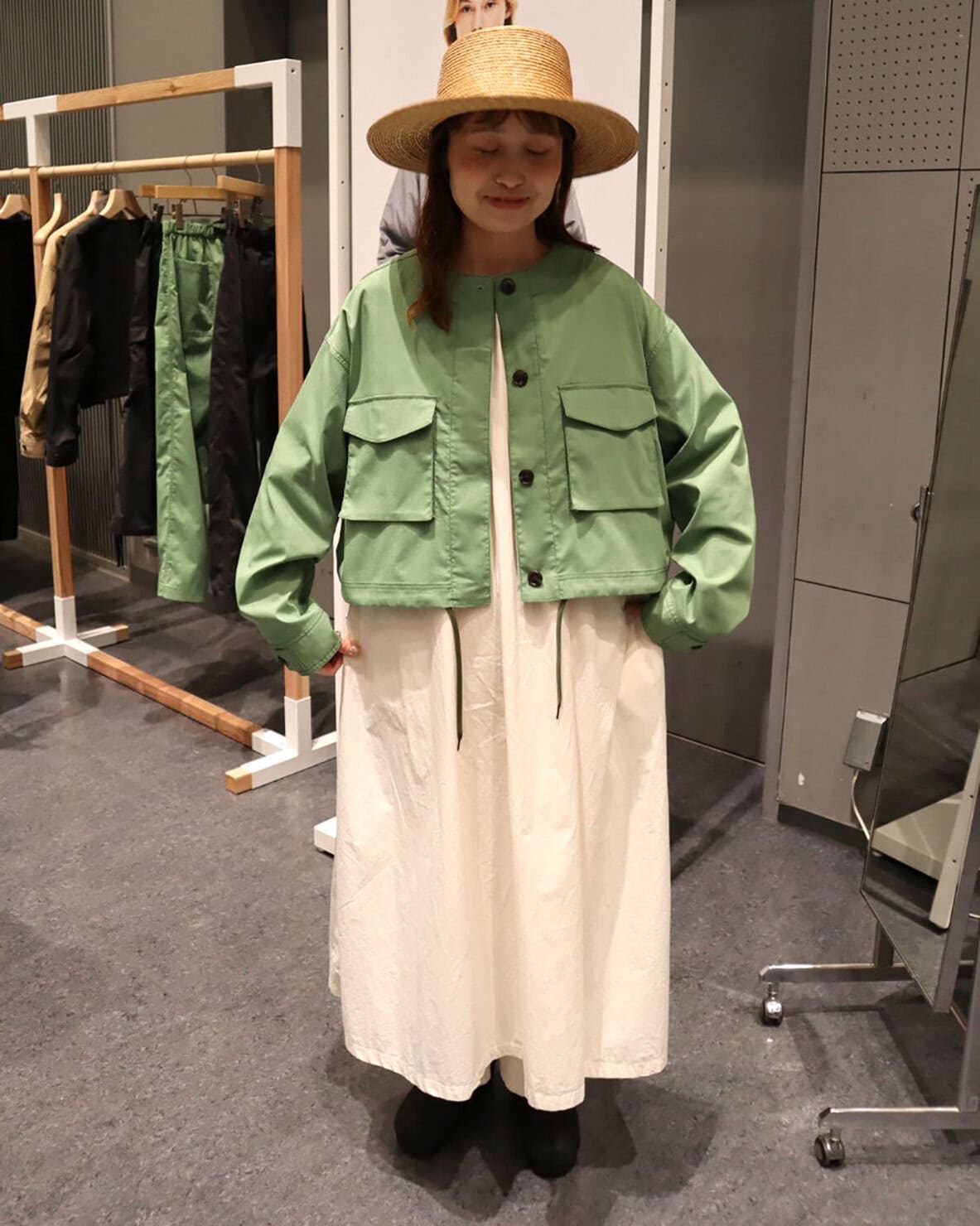 ナンガの、ノーカラーのカーディガンジャケット。