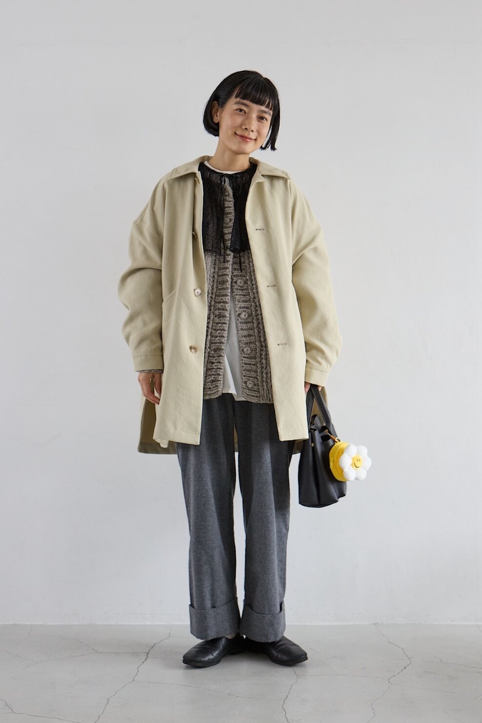 モデル 坂井裕美さんの私服ファッションスナップ。レイヤードを楽しむ冬の装いは、小物やディテールで自分らしさを重ねて