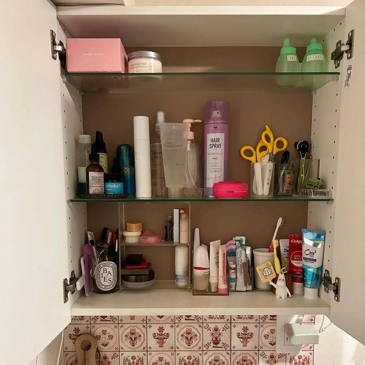 Haiminの貼ってはがせる壁紙(アンバーブラウン)でプチDIYした洗面台