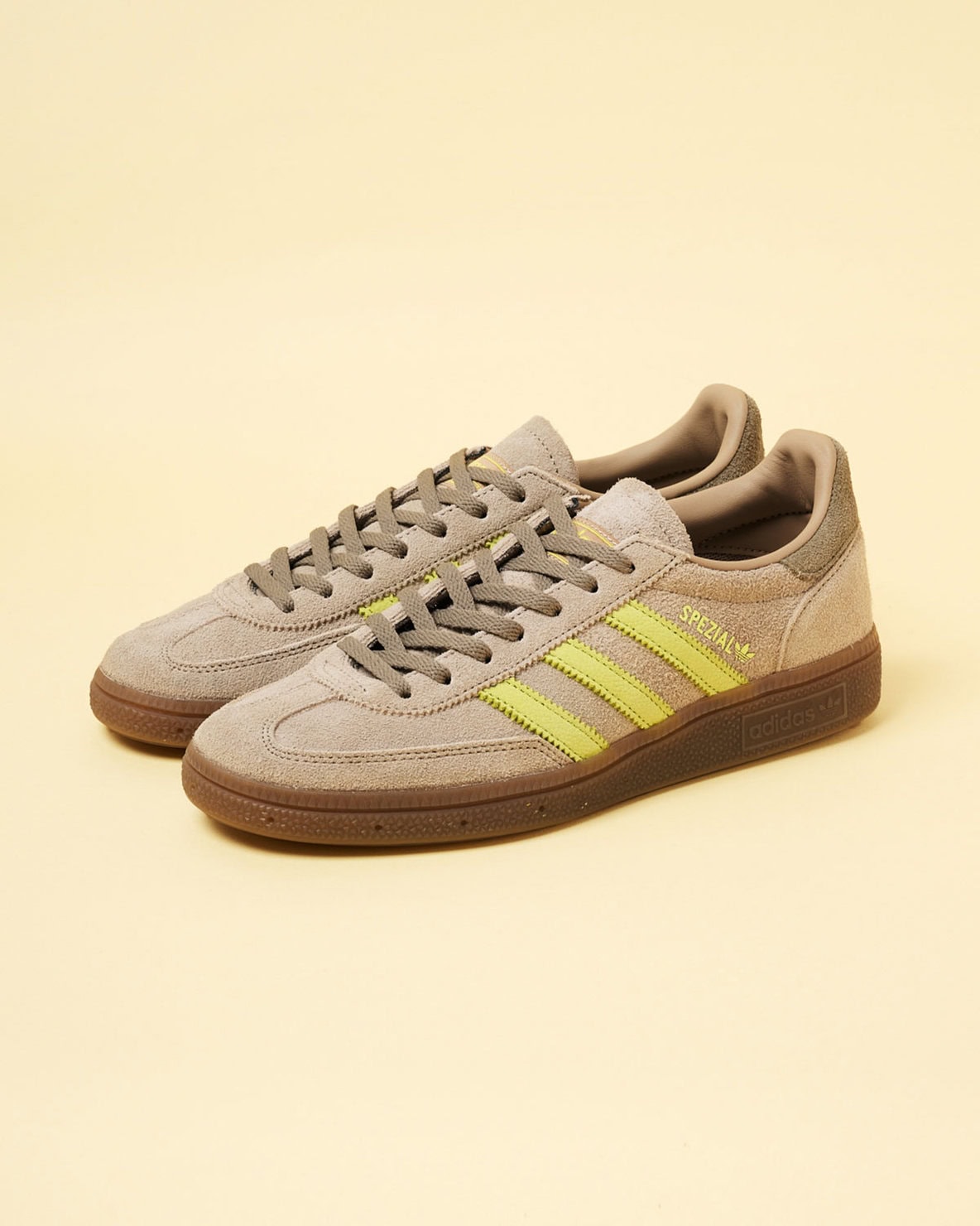 アディダス オリジナルス〈HANDBALL SPEZIAL W SMU〉