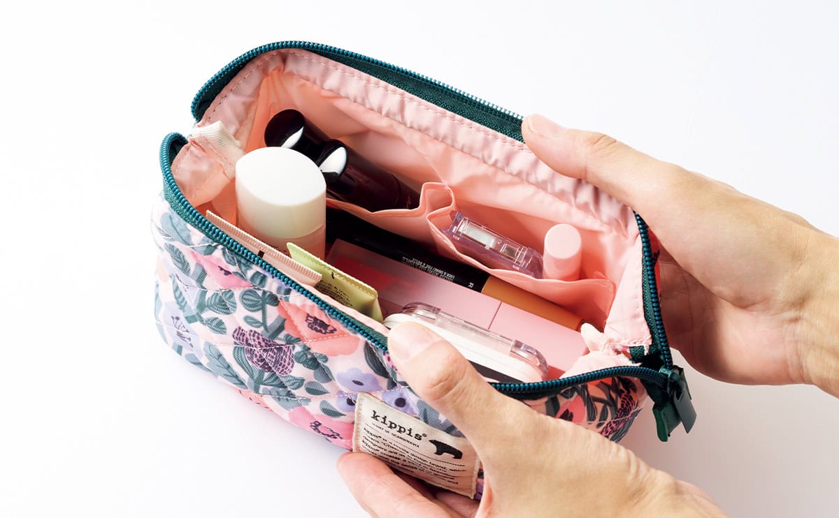 【リンネル付録】キッピスの「北欧デザインの花柄180度開くキルティングポーチ&ティッシュポーチセット」メイクの収納に