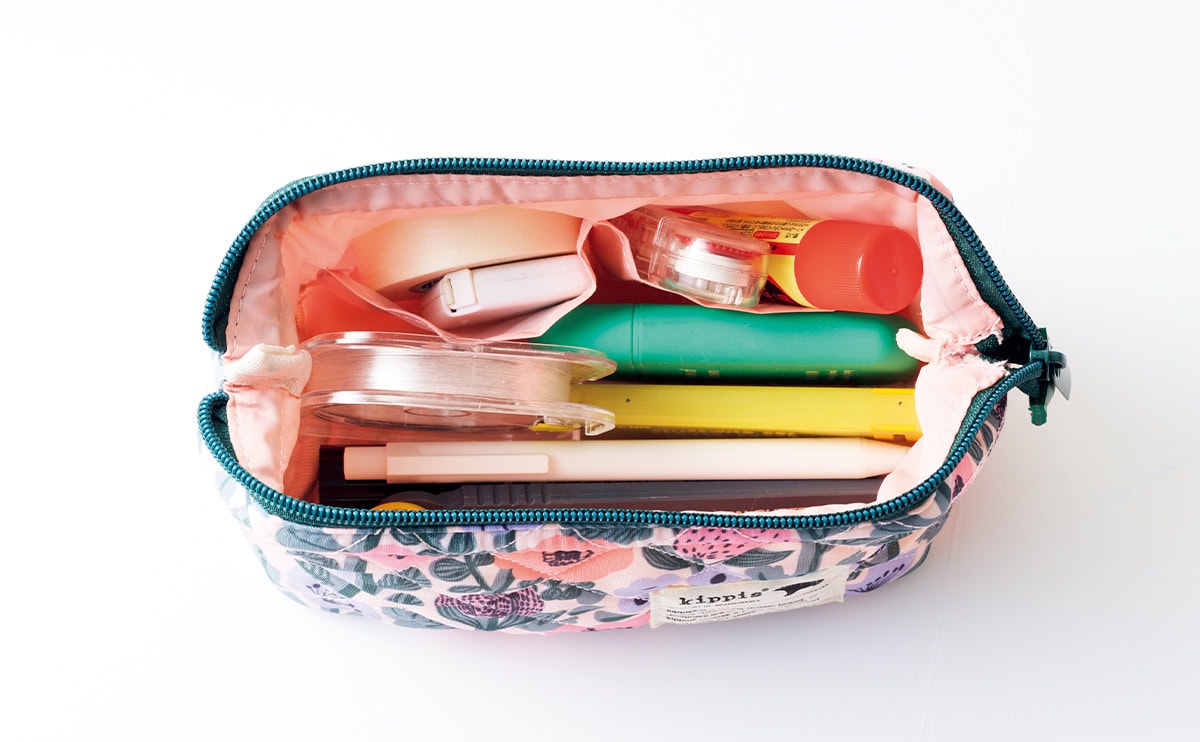 【リンネル付録】キッピスの「北欧デザインの花柄180度開くキルティングポーチ&ティッシュポーチセット」文房具やガジェット入れに