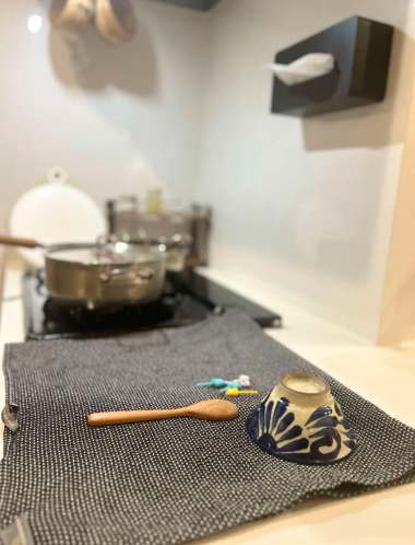 【わが家のキッチン愛用品】「ジョージ・ジェンセン・ダマスクのティータオル」を導入したら、水切りかごいらずですっきり！