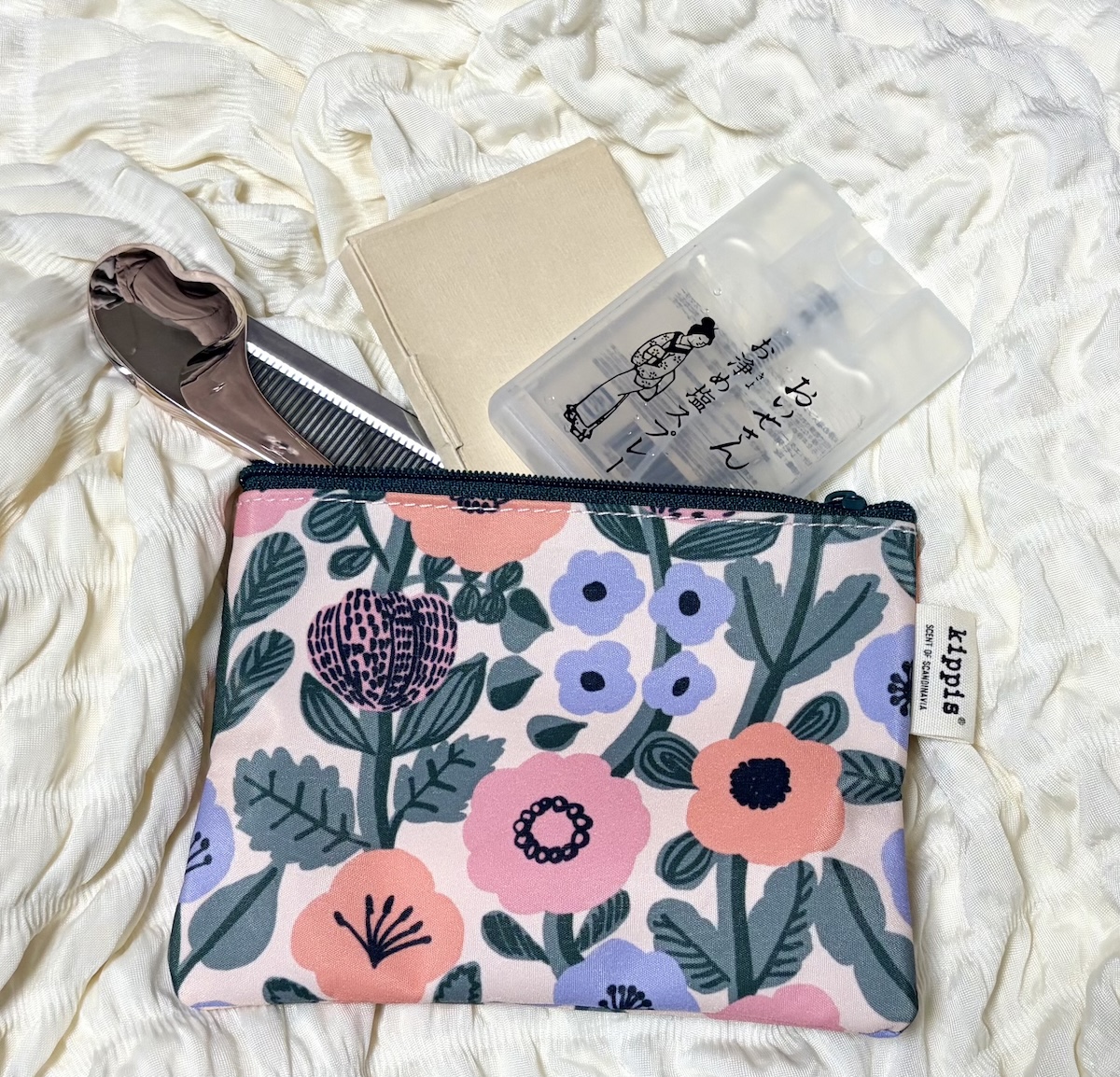 『リンネル』5月号増刊付録 キッピスティッシュポーチにお出かけの必需品を収納