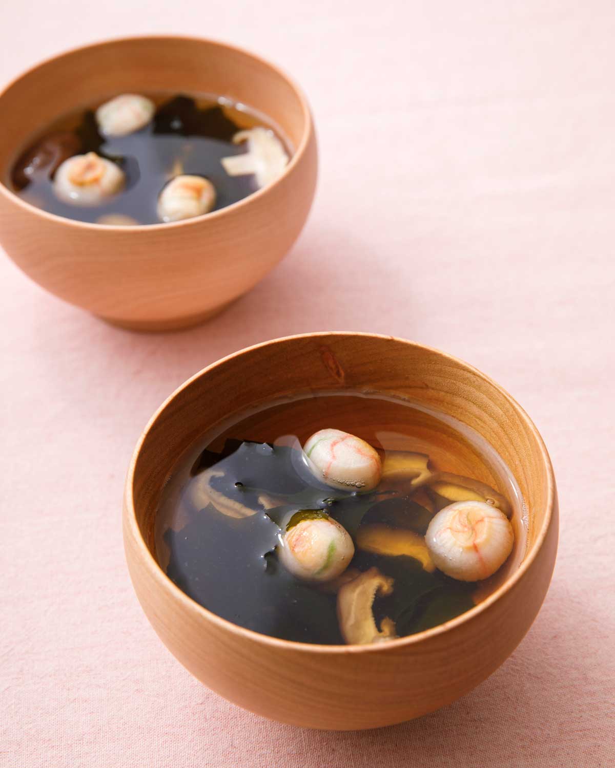 【ひな祭り献立レシピ】 ハレの日の和の食卓に欠かせない!「しいたけとお麩のお吸い物」:レシピ・Hidekaさん